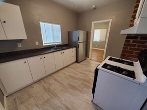 110 Roseville St in Roseville, CA - Building Photo - Building Photo