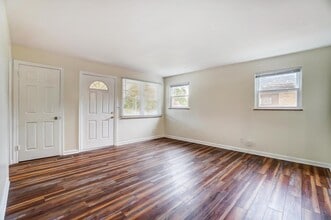 2469 Montana Ave in Cincinnati, OH - Building Photo - Building Photo