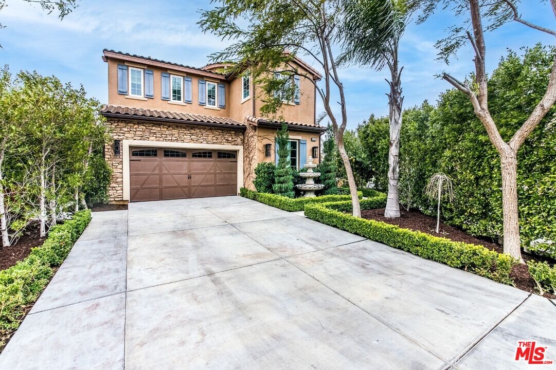 20430 Aurora Way in Los Angeles, CA - Building Photo