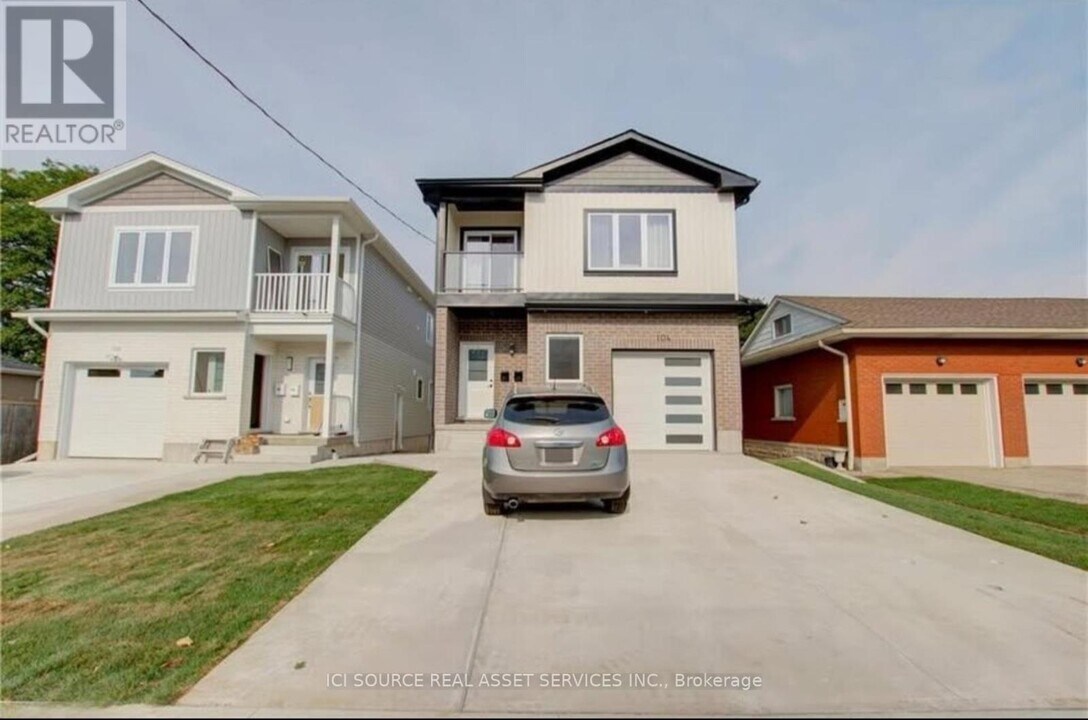 104 Fifth Ave in Kitchener, ON - Building Photo