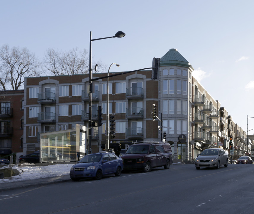 5655-5685 de la Côte-des-Neiges in Montréal, QC - Building Photo