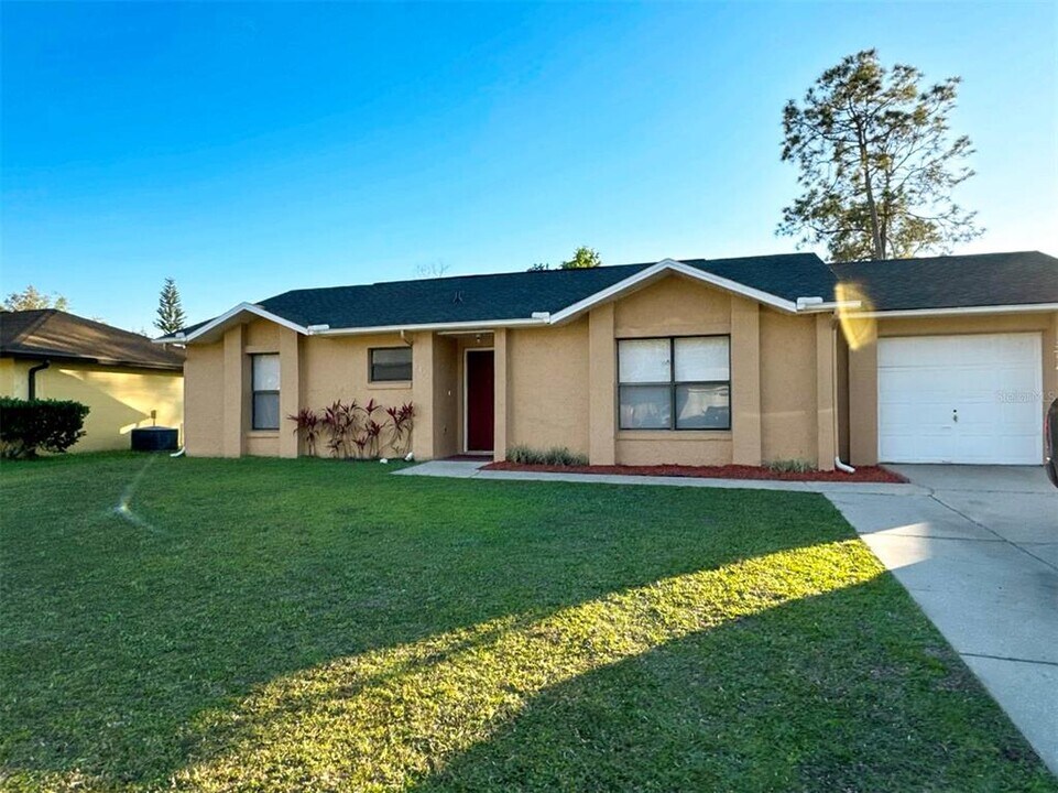 787 Del Prado Dr in Kissimmee, FL - Building Photo