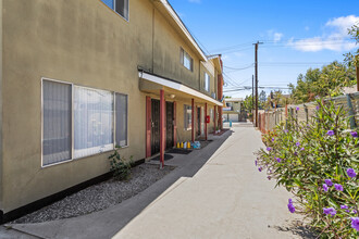 548 Nebraska Ave in Long Beach, CA - Building Photo - Building Photo