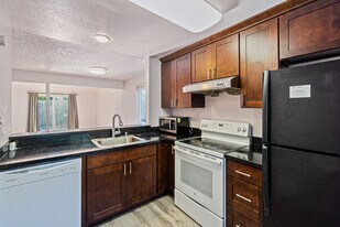 708 126th Ave NE in Bellevue, WA - Building Photo