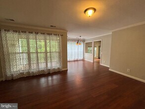 9230 Cardinal Forest Ln in Lorton, VA - Building Photo - Building Photo
