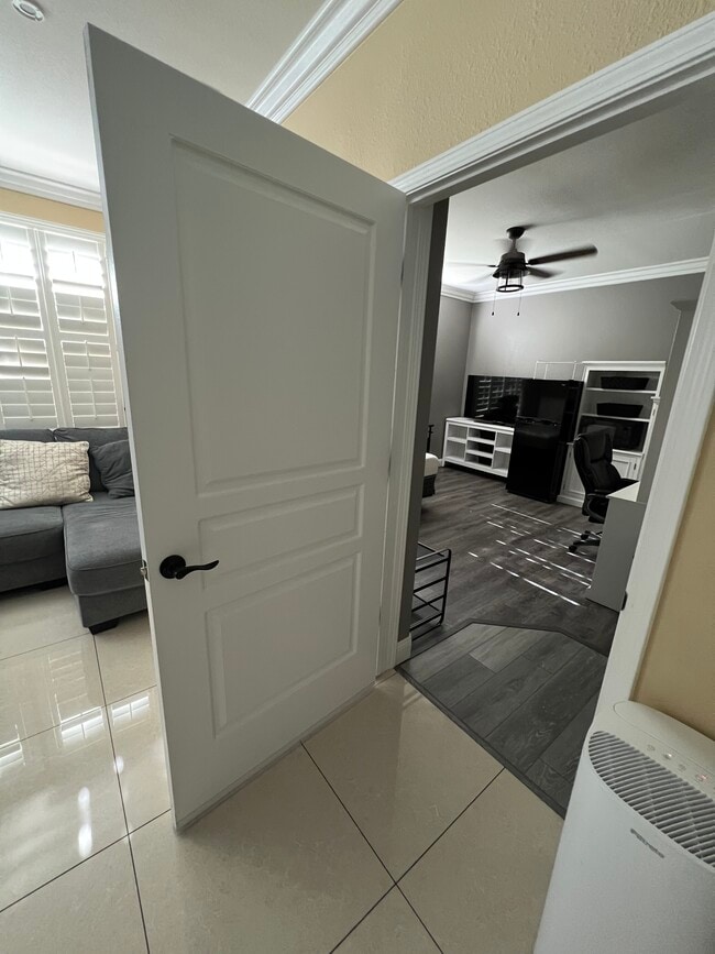 property at 10965 Merritt Dr