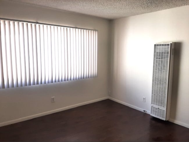 129 38th Pl in Manhattan Beach, CA - Building Photo - Building Photo