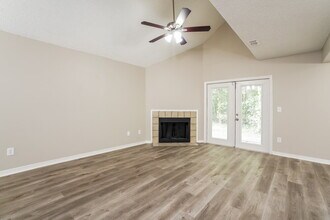 8532 Sturbridge Cir W in Jacksonville, FL - Building Photo - Building Photo