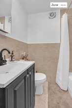 336 W 46th St in New York, NY - Foto de edificio - Building Photo