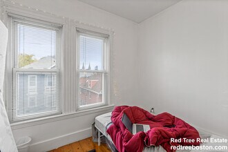 76 Hillside St, Unit #3 in Boston, MA - Foto de edificio - Building Photo