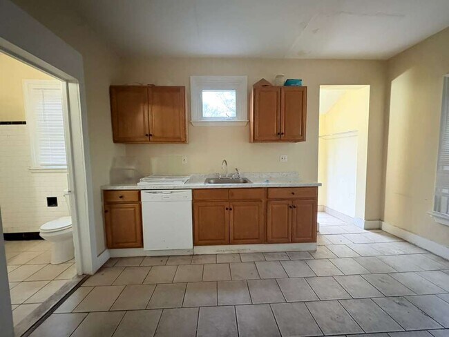 81 Sherman Ave, Unit 1 in New Haven, CT - Building Photo - Building Photo