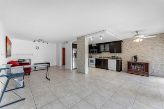 5800 SW 127th Ave in Miami, FL - Building Photo - Building Photo