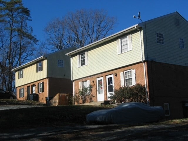 1604 keswick Ave NE, Unit 1612 Keswick in Roanoke, VA - Foto de edificio - Building Photo