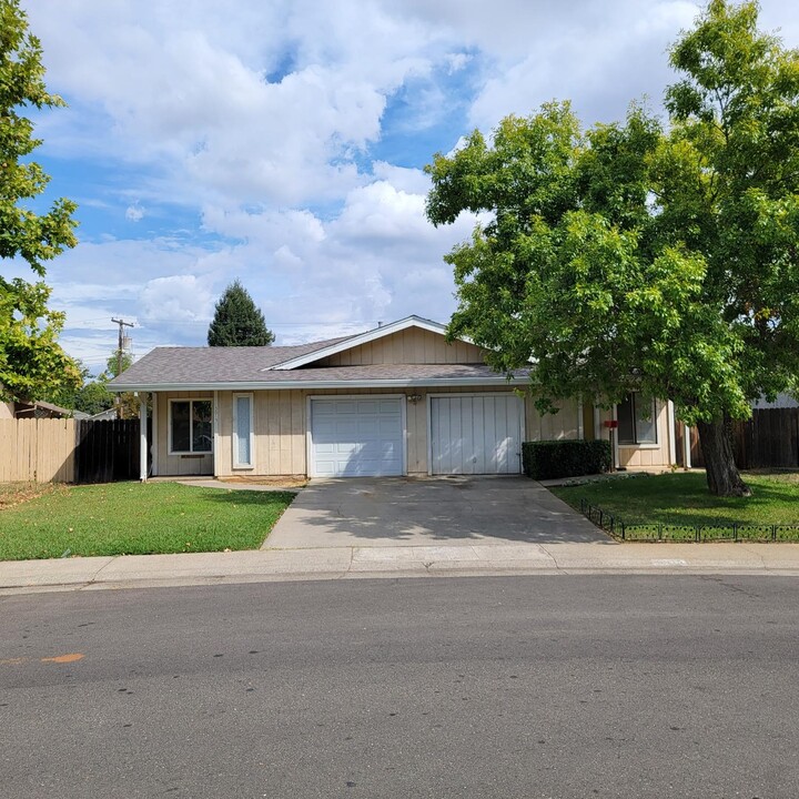 3013 Bluestar Ct in Rancho Cordova, CA - Building Photo