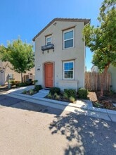1411 Visionary Rd in Clovis, CA - Building Photo - Building Photo