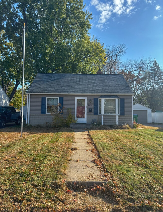 property at 2813 Pennsylvania Ave S