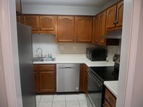 1184 W E Ross Pkwy in Southaven, MS - Building Photo - Building Photo