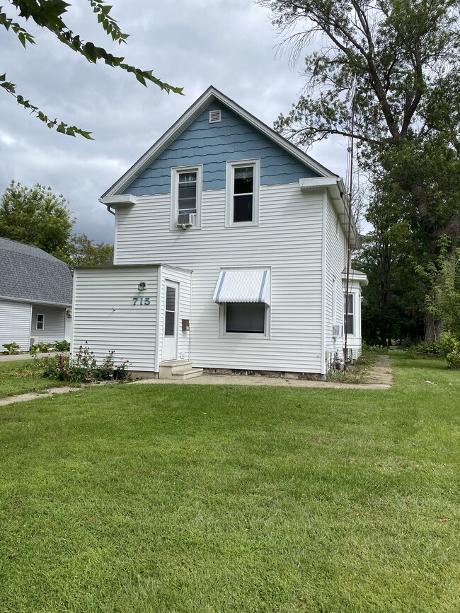 property at 715 6th St SW