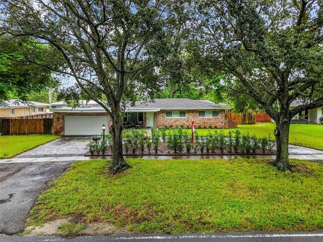 152 SW 59th Ave in Plantation, FL - Building Photo - Building Photo