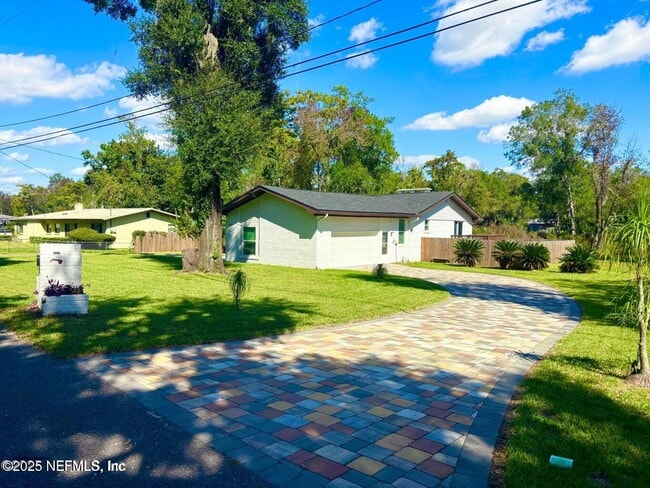 5609 Hyde Park Cir in Jacksonville, FL - Building Photo - Building Photo