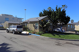 902 Tait St in Oceanside, CA - Building Photo - Building Photo