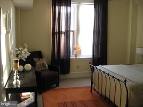 2201 Chestnut St-Unit -404 in Philadelphia, PA - Building Photo - Building Photo