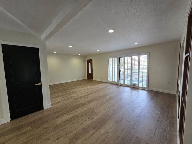 7061 Seville Way in Riverside, CA - Building Photo - Building Photo