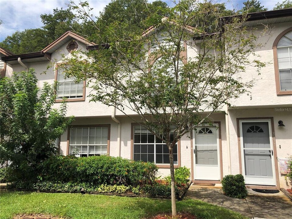 3375 Fox Hunt Dr in Palm Harbor, FL - Foto de edificio