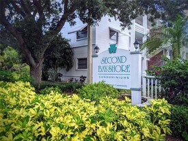 1830 Restful Dr, Unit M33 in Bradenton, FL - Building Photo