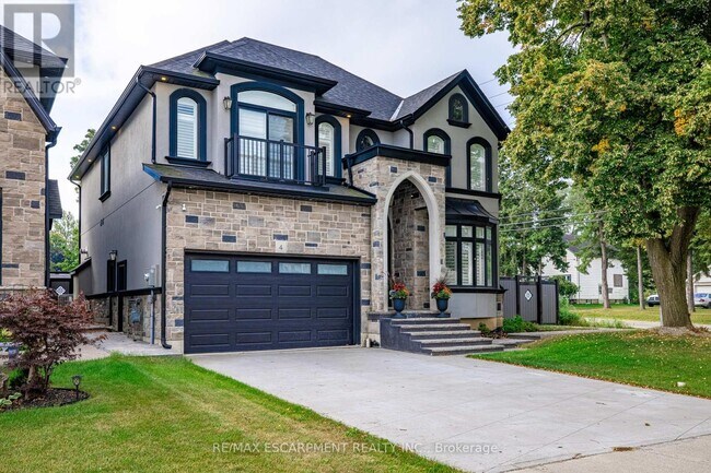 4 Lockman Dr in Hamilton, ON - Building Photo - Building Photo