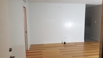 3937 Soranno Ave, Unit Soranno Ave Unit D (upstairs unit) in Bakersfield, CA - Building Photo