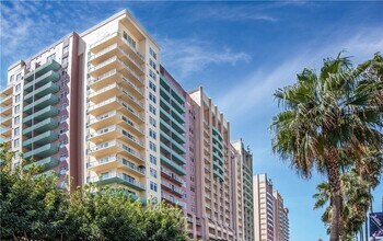 388 E Ocean Blvd, Unit 410 in Long Beach, CA - Building Photo - Building Photo