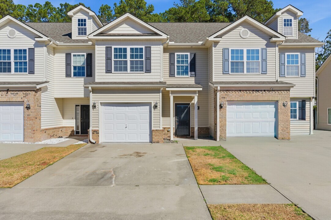 240 Canyon Oak Loop in Richmond Hill, GA - Building Photo