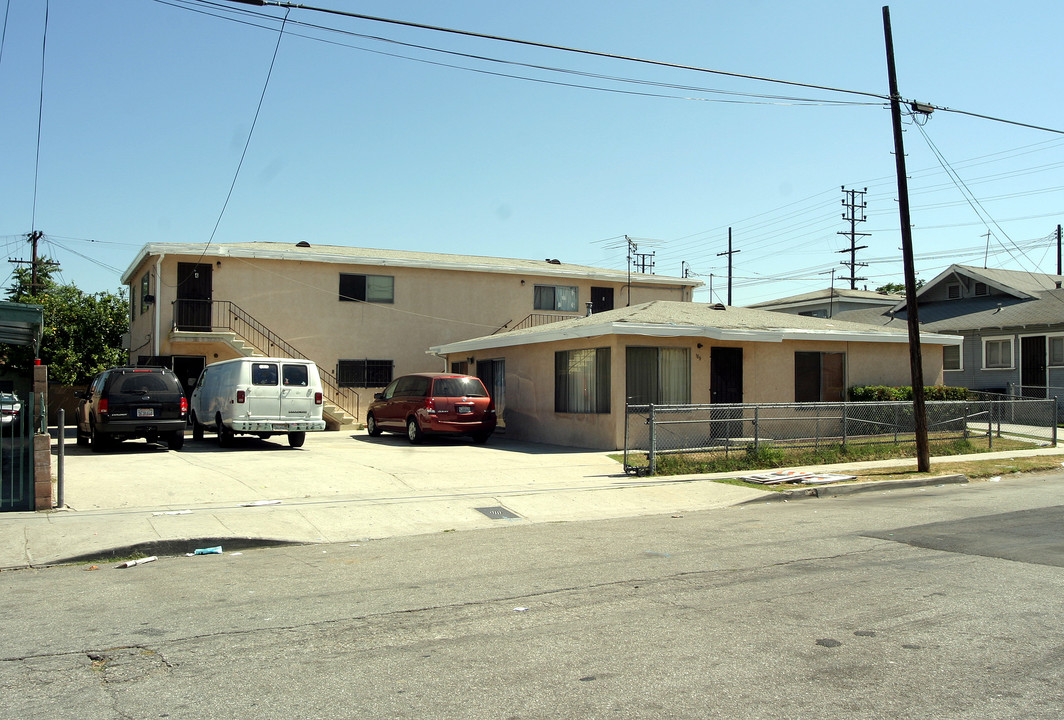 189 E 50th St in Los Angeles, CA - Building Photo