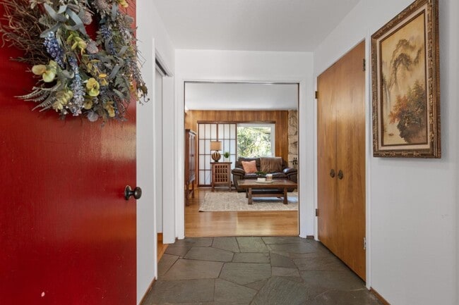 530 Rockaway Beach Ave in Pacifica, CA - Building Photo - Building Photo