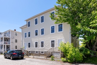 5 Siegel St in Bristol, RI - Building Photo - Building Photo