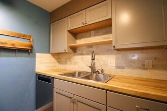 1601 W Swallow Rd-Unit -1601 W Swallow RD Apt 2F in Fort Collins, CO - Building Photo - Building Photo