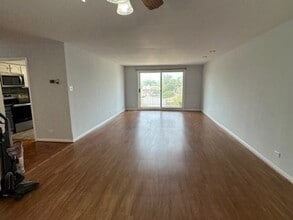 5935 N Lincoln Ave in Morton Grove, IL - Building Photo - Building Photo