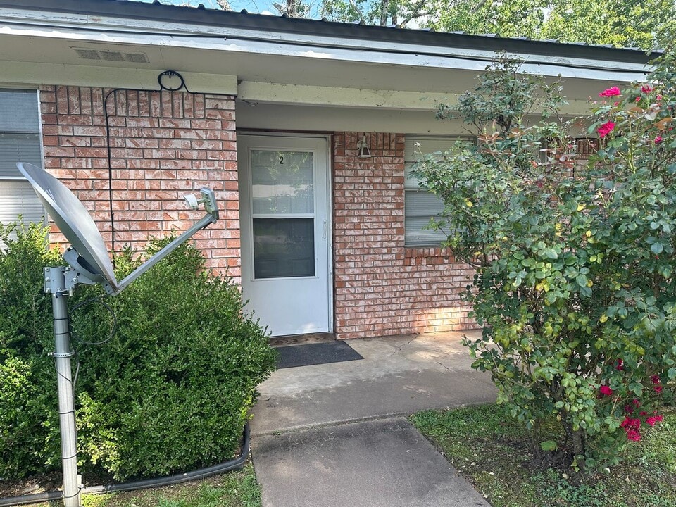 308 N Inglewood Ave in Russellville, AR - Foto de edificio