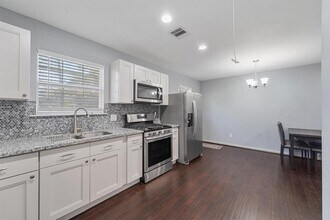 11906 Cypress Pl Dr in Houston, TX - Building Photo - Building Photo