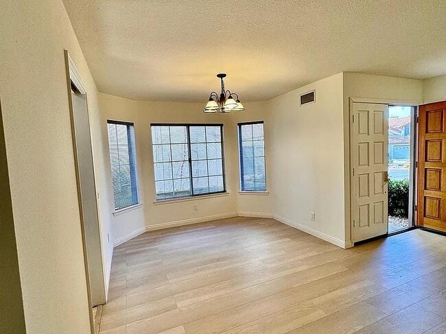 5328 Natasha Ct in Agoura Hills, CA - Building Photo - Building Photo