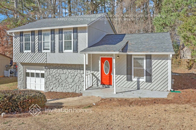 659 N Wood Path Dr in Stone Mountain, GA - Foto de edificio - Building Photo