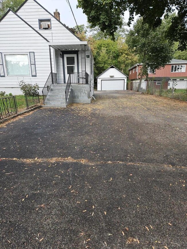 property at 317 Country Club Dr
