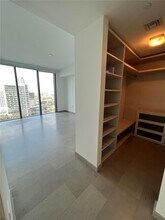 68 SE 6th St, Unit 2302 in Miami, FL - Building Photo - Building Photo