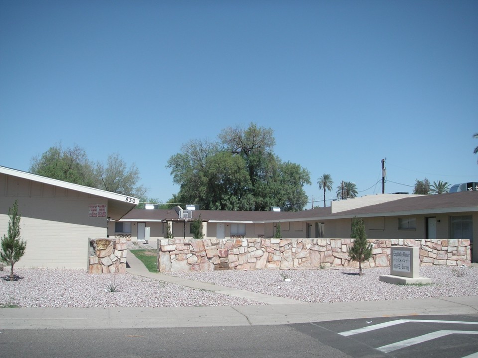 English Manor in Phoenix, AZ - Building Photo