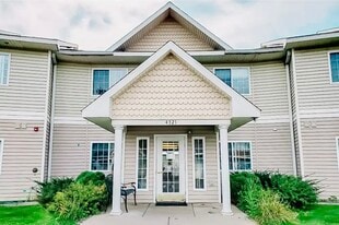 4321 Country Village Ln in Roscommon, MI - Building Photo