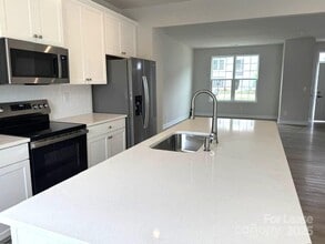437 Serenity Cir in Cramerton, NC - Building Photo - Building Photo