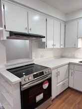 11130 Huston St, Unit 6 in North Hollywood, CA - Building Photo - Building Photo