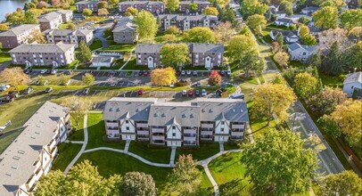 18 Echo Ct in Vernon Hills, IL - Building Photo - Building Photo