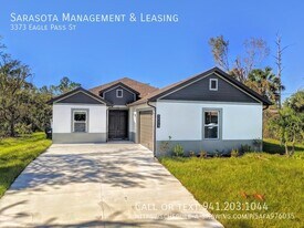 3373 Eagle Pass St in North Port, FL - Building Photo